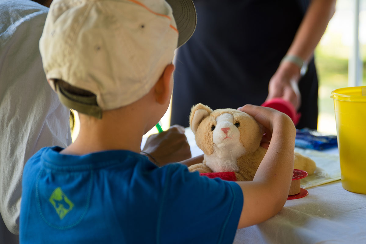 Untersuchung in der Teddy-Klinik am UKB