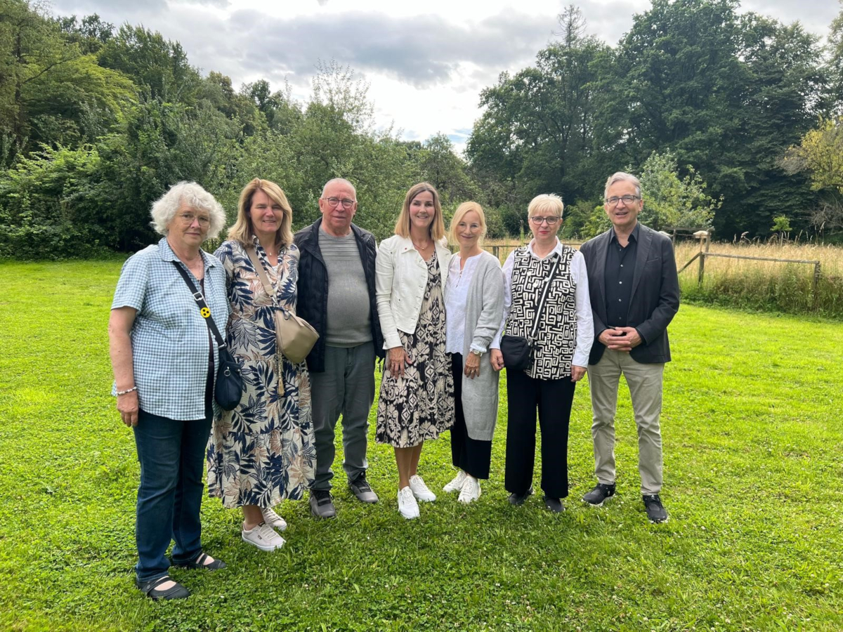 Das Team der PRO RETINA Sprechstunde an der Augenklinik des UKB: Gertrud Pies, Ursula Nölle, Paul Böffgen, Daniela Brohlburg, Anne Hamann, Helene Kelly und Prof. Frank Holz, Direktor der Augenklinik des UKB.