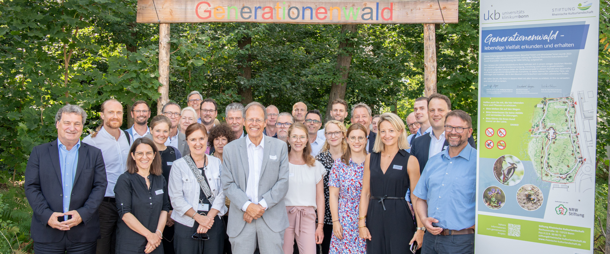 Die Mitglieder des Gesundheitsregion KölnBonn e.V. besuchten unter anderem den Generationenwald des UKB zum jährlichen Sommerfest SUMMERBird.