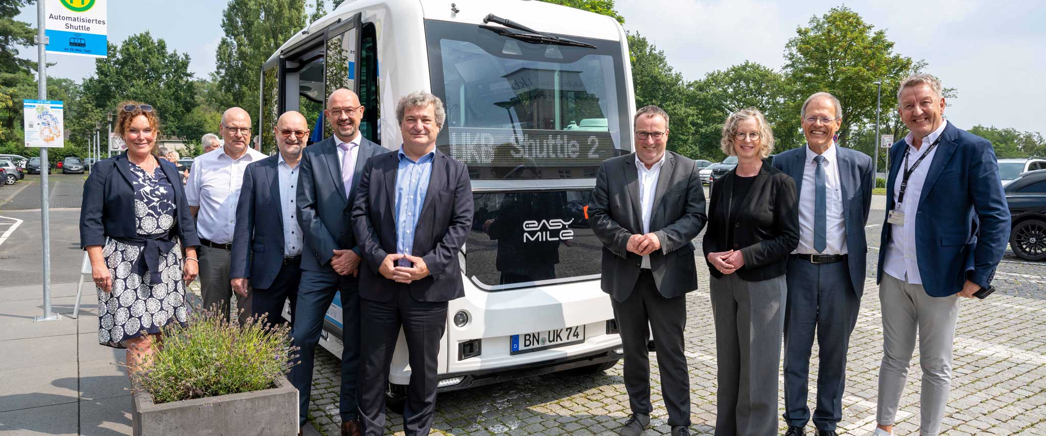 Offizielle Inbetriebnahme der automatisiert fahrenden UKB Shuttle Busse