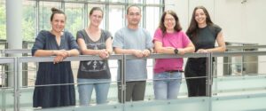 Dr. Buket Basmanav, Nicole Cesarato, Xing Xiong, Prof. Regina Betz und Yasmina Gossmann finden im Keratin 31-Gen ursächliche Mutationen für die dominant-vererbte Form der Monilethrix.