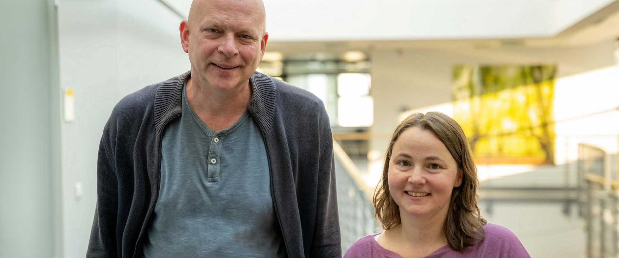 Prof. Florian Mormann und Esther Kutter klären zusammen mit Prof. Andreas Nieder von der Uni Tübingen die neuronalen Grundlagen des mathematischen Konzepts der „Null“.