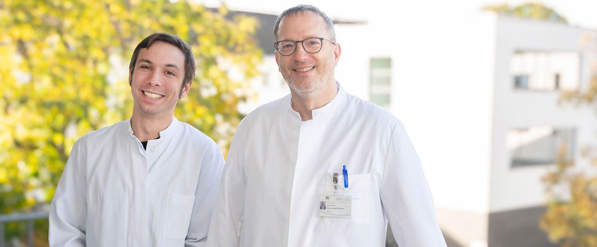 PD Dr. Benedikt Êggers und Prof. Franz-Josef Kramer von der Klinik für Mund-, kiefer- und plastische Gesichtschirurgie des UKB widmen sich im Patientenkolloquium folgender Frage: Weisheitszähne entfernen: ja oder nein?